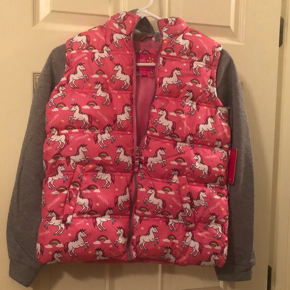 Very cute NWT hooded puffer jacket